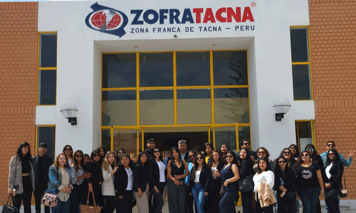 Delegacion de estudiantes de la Universidad de Tarapaca realiza visita academica al Peru en programa internacional organizado por Neumann